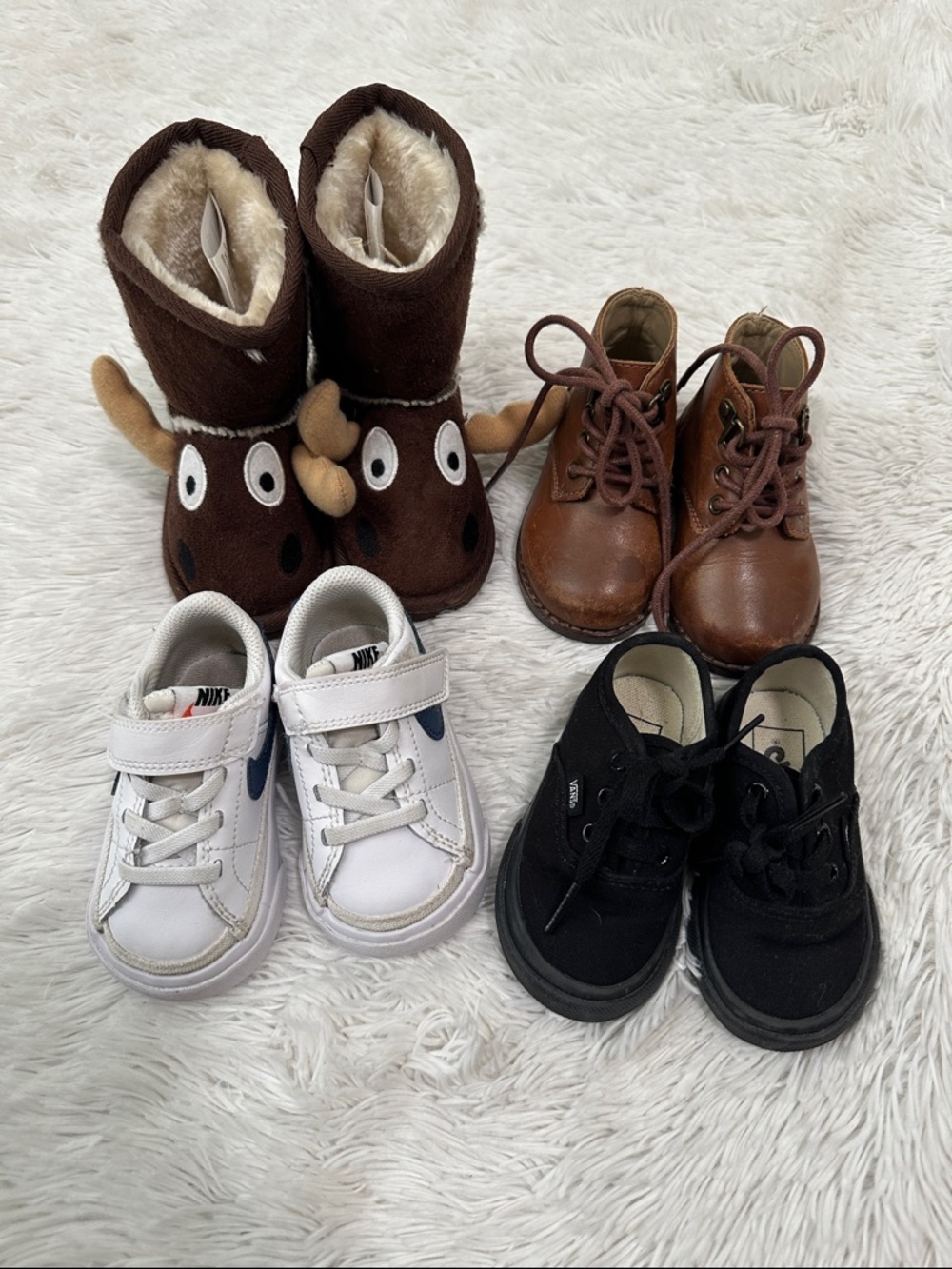 🔎 Bundle of 4 Infant Boy Shoes